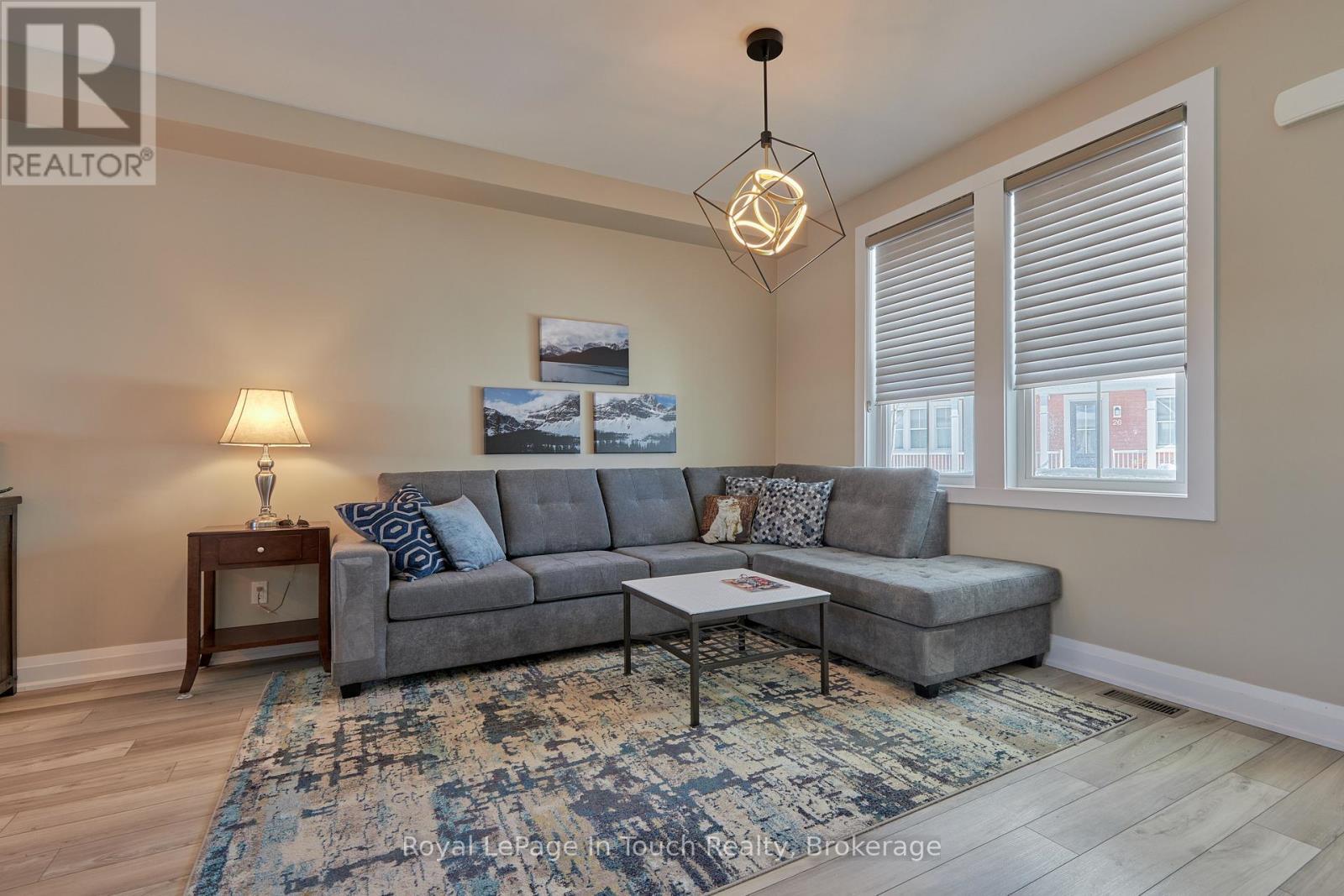 












31 JULIA CRESCENT

,
Midland,




Ontario
L4R0H5

