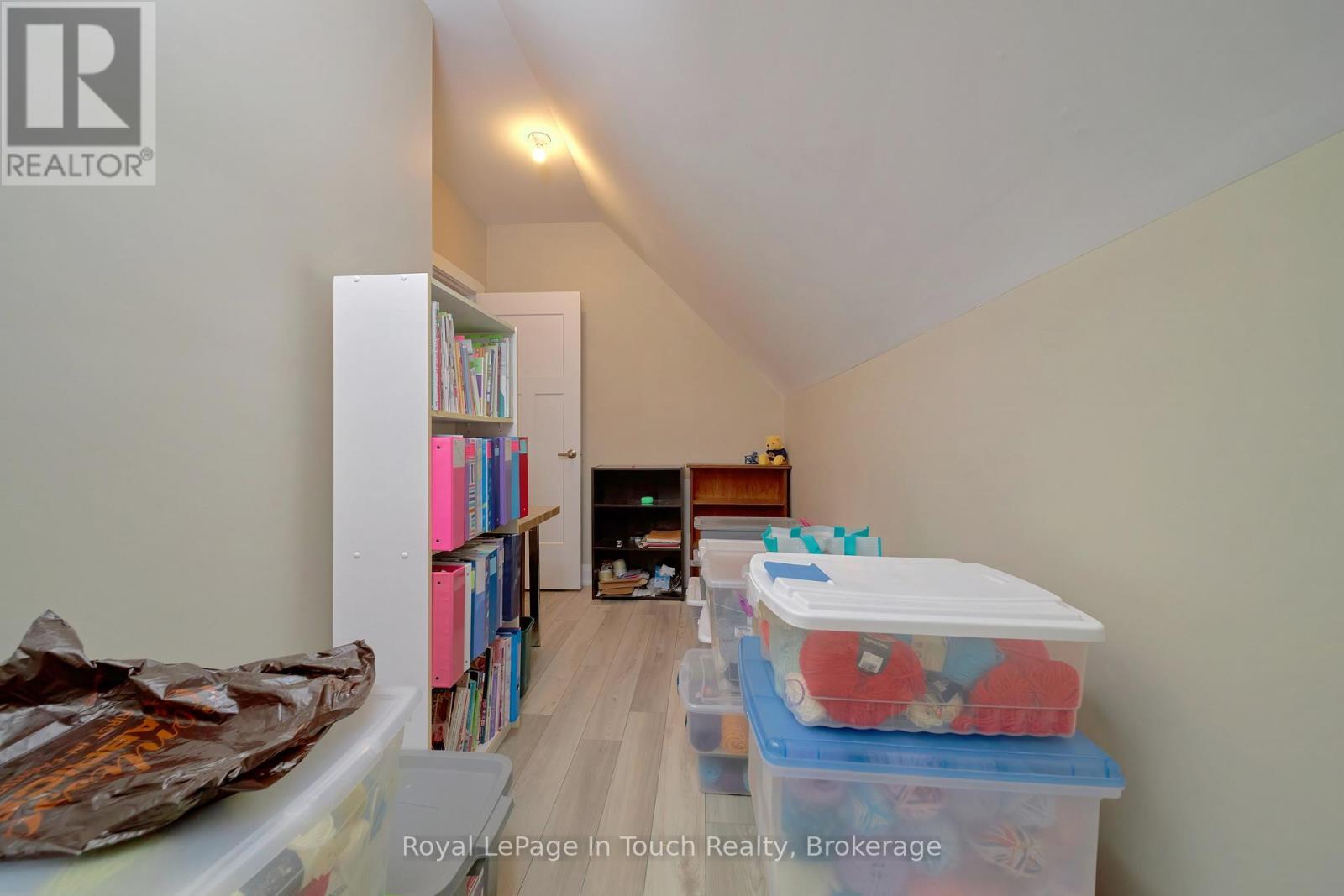 












31 JULIA CRESCENT

,
Midland,




Ontario
L4R0H5

