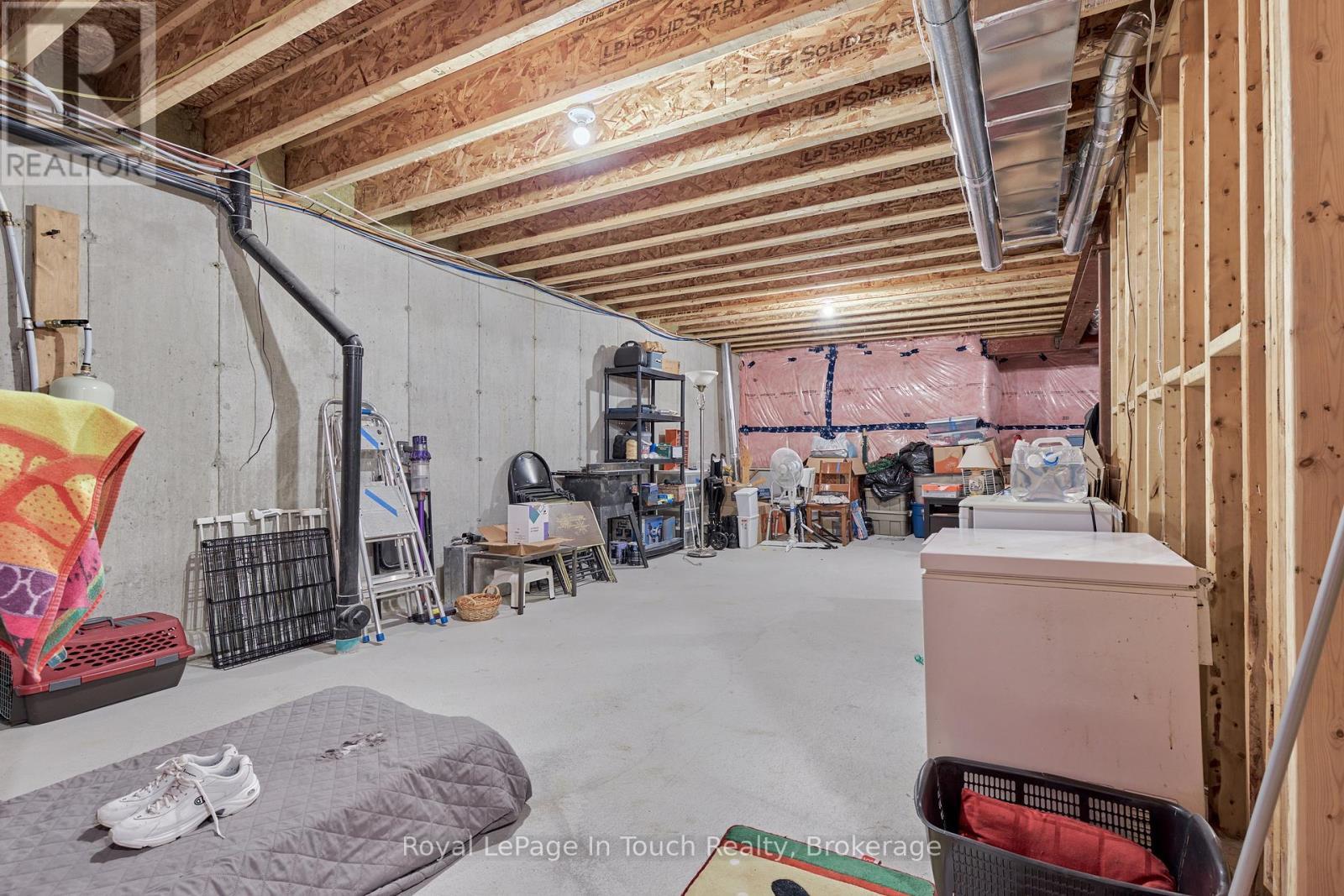 












31 JULIA CRESCENT

,
Midland,




Ontario
L4R0H5

