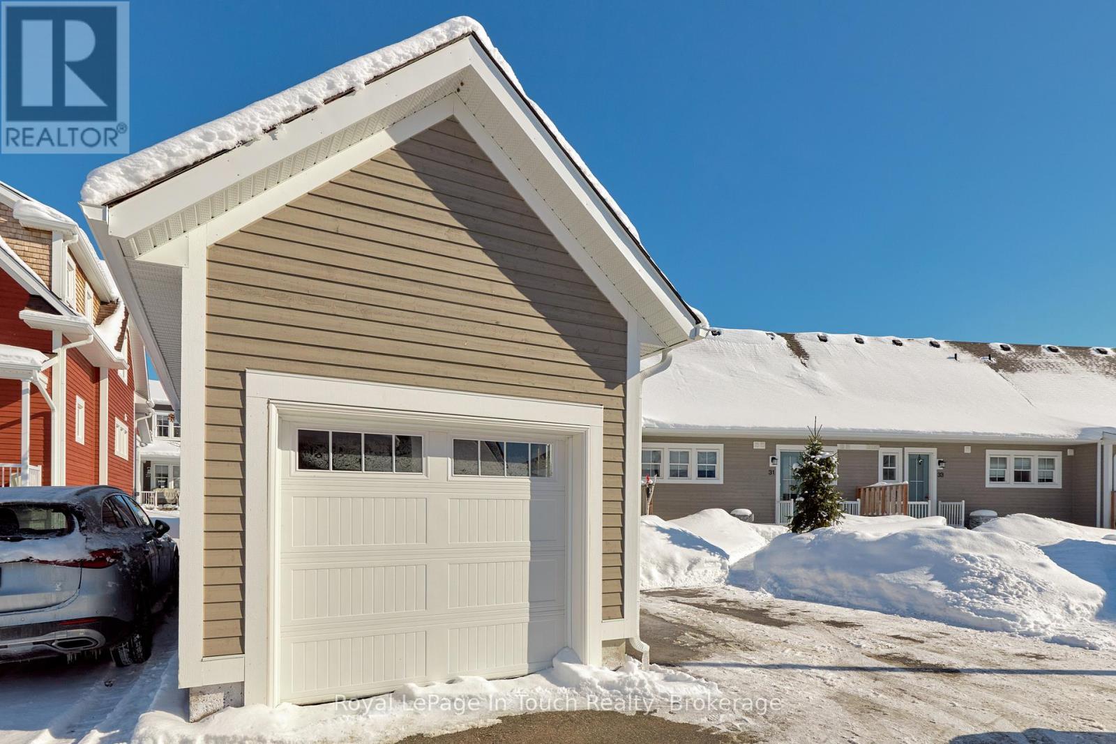 












31 JULIA CRESCENT

,
Midland,




Ontario
L4R0H5

