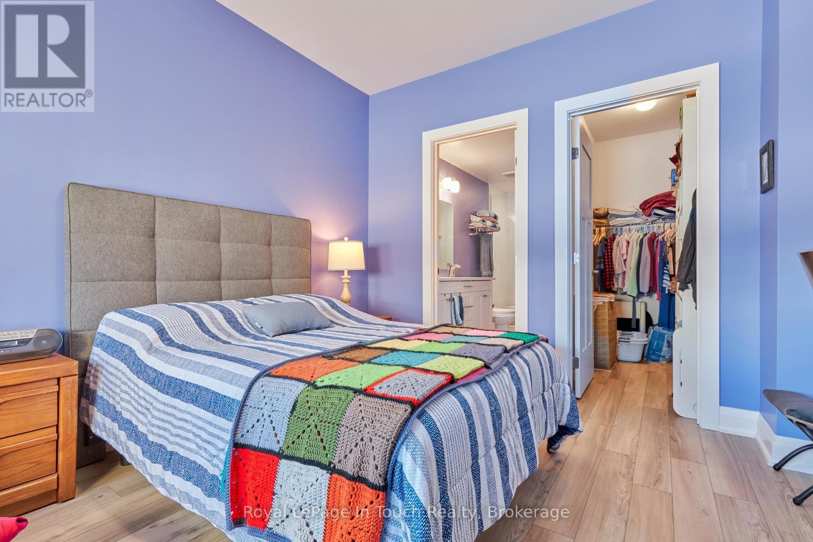 












31 JULIA CRESCENT

,
Midland,




Ontario
L4R0H5

