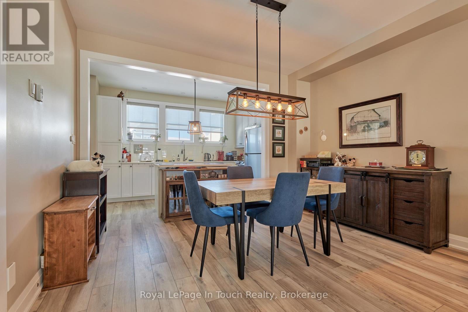 












31 JULIA CRESCENT

,
Midland,




Ontario
L4R0H5

