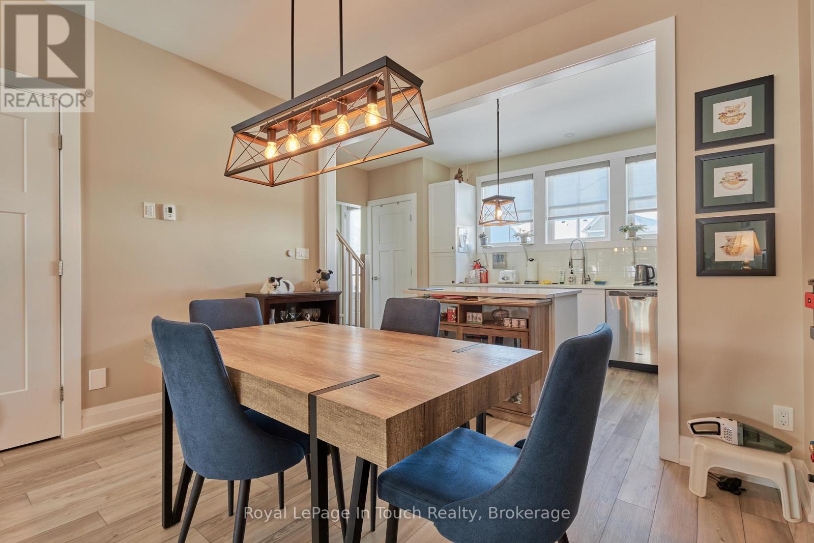 












31 JULIA CRESCENT

,
Midland,




Ontario
L4R0H5

