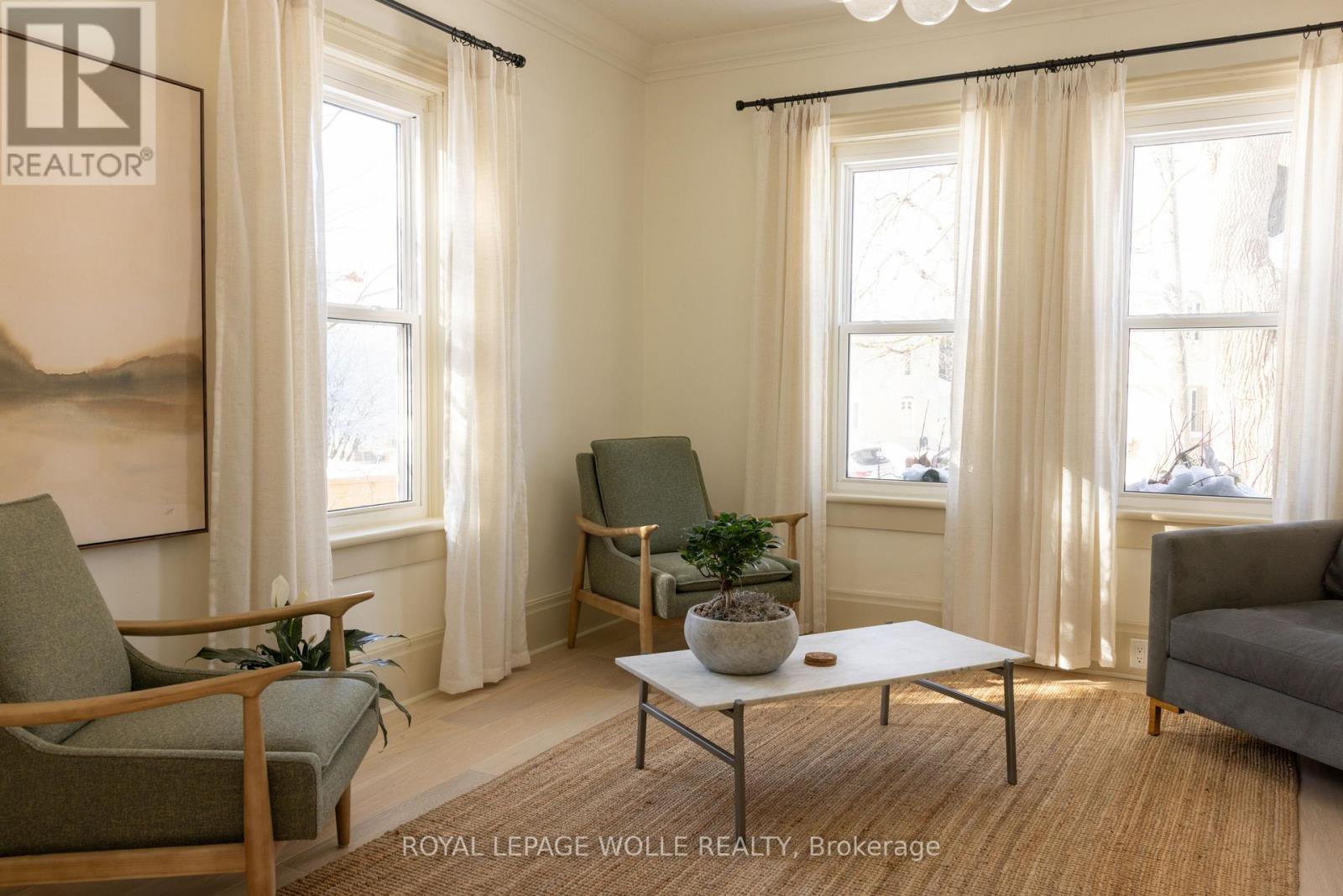 












23 CENTRE STREET

,
Woolwich,




Ontario
N3B2T8

