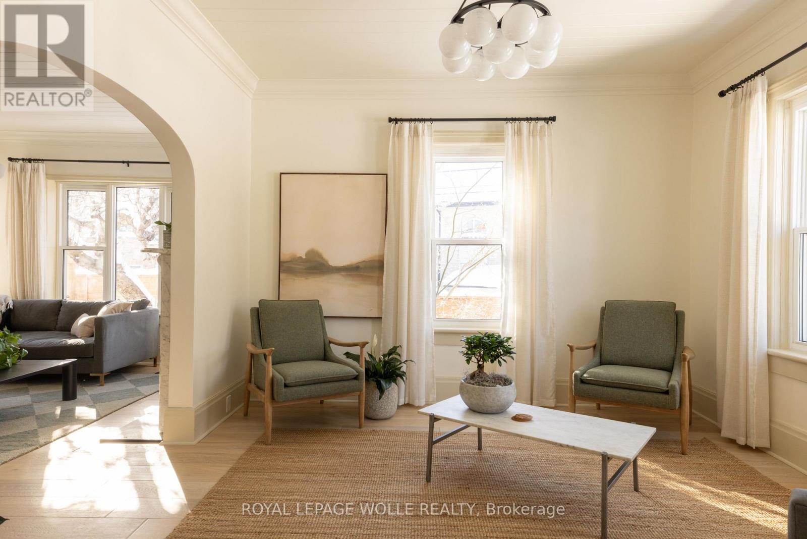 












23 CENTRE STREET

,
Woolwich,




Ontario
N3B2T8

