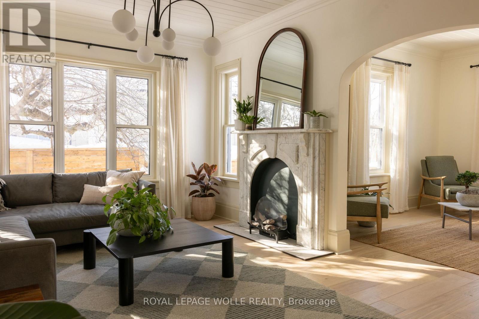 












23 CENTRE STREET

,
Woolwich,




Ontario
N3B2T8

