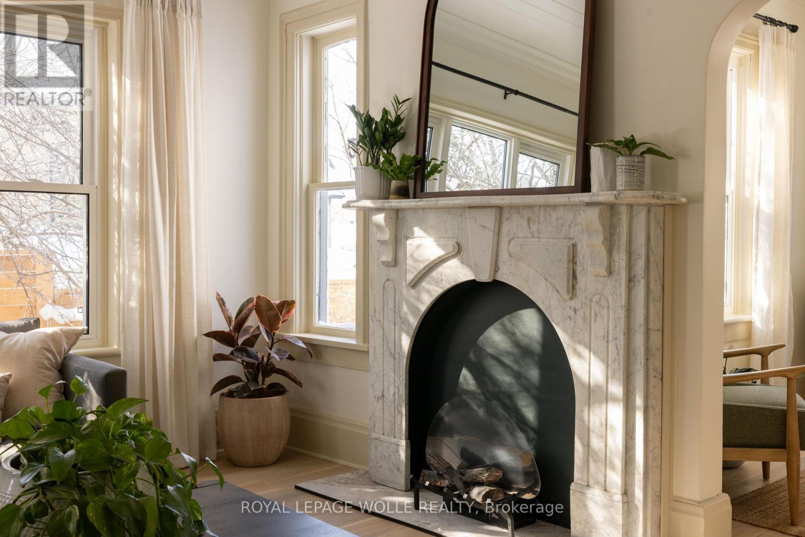 












23 CENTRE STREET

,
Woolwich,




Ontario
N3B2T8

