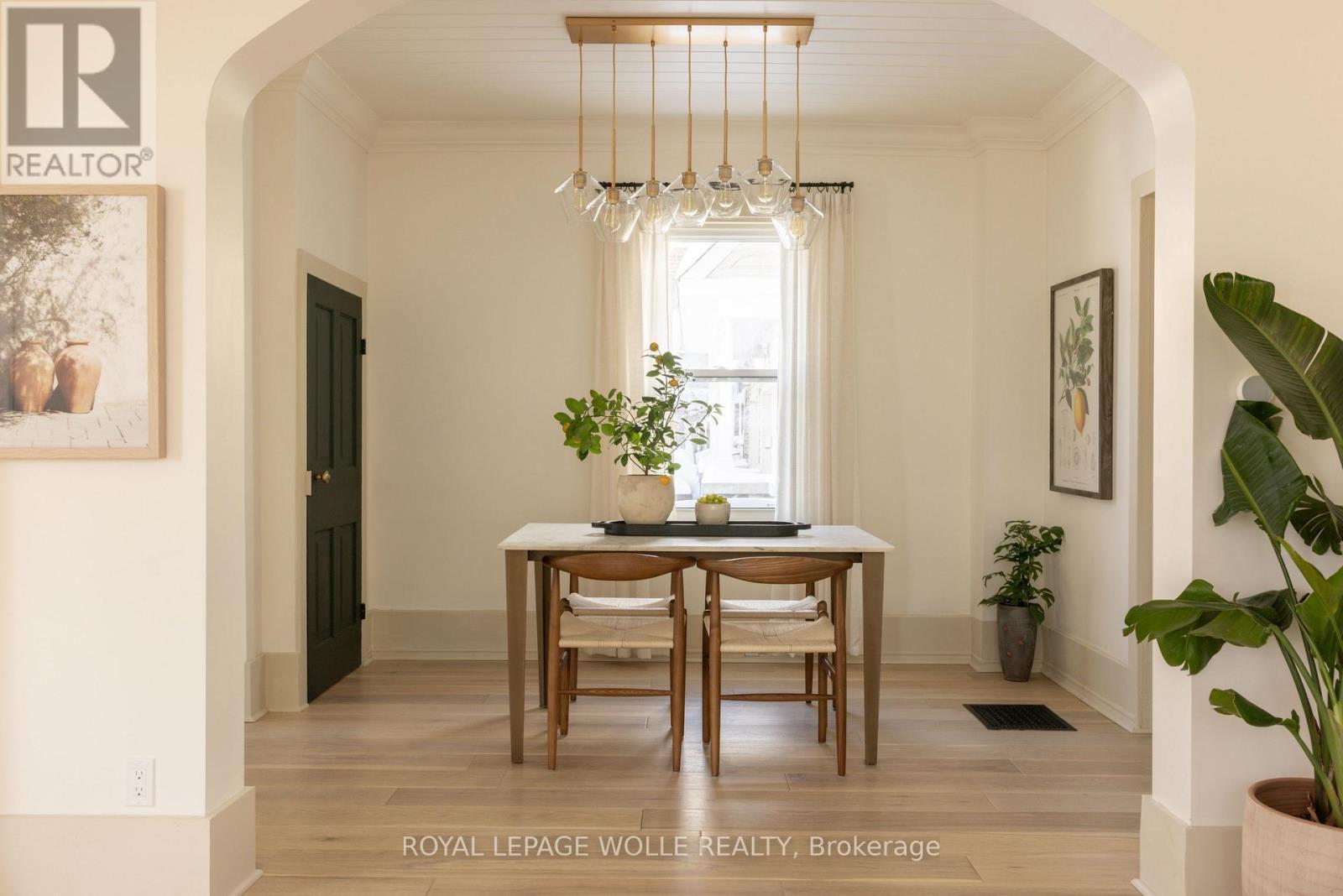 












23 CENTRE STREET

,
Woolwich,




Ontario
N3B2T8

