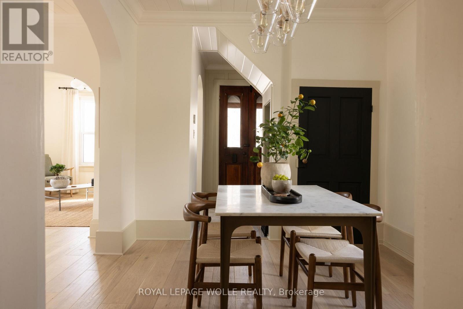 












23 CENTRE STREET

,
Woolwich,




Ontario
N3B2T8

