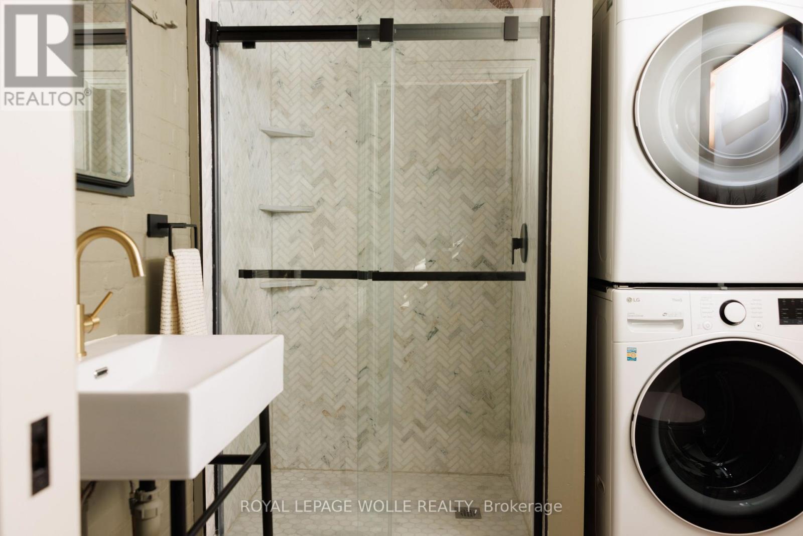 












23 CENTRE STREET

,
Woolwich,




Ontario
N3B2T8

