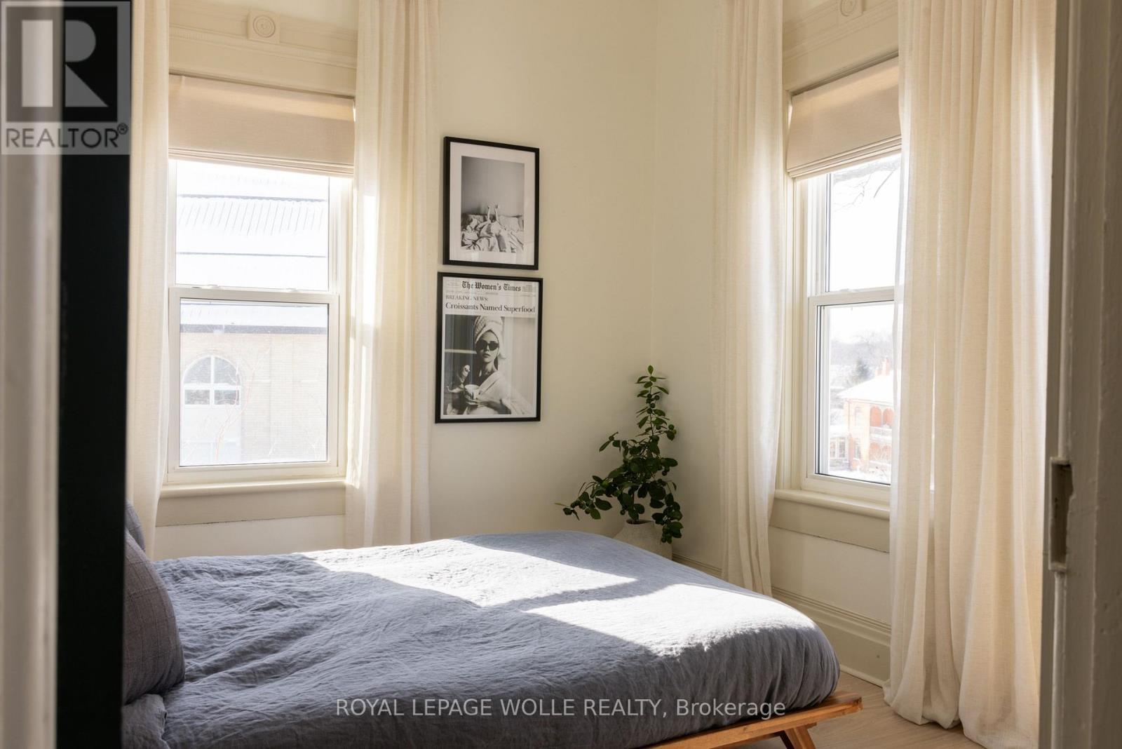 












23 CENTRE STREET

,
Woolwich,




Ontario
N3B2T8

