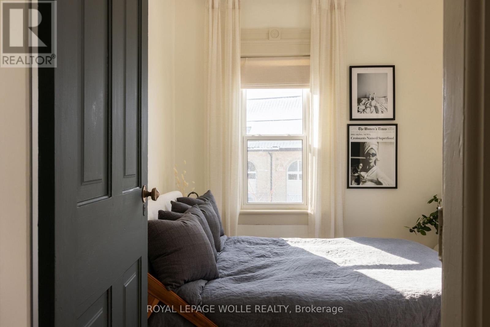 












23 CENTRE STREET

,
Woolwich,




Ontario
N3B2T8

