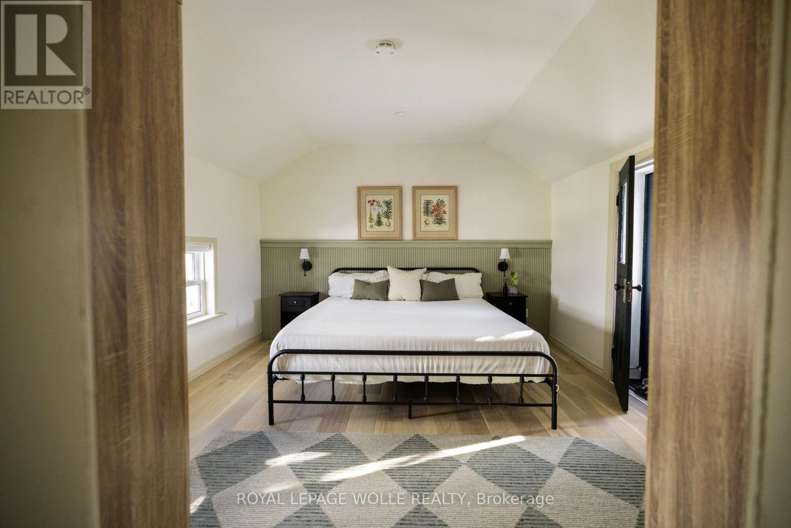 












23 CENTRE STREET

,
Woolwich,




Ontario
N3B2T8

