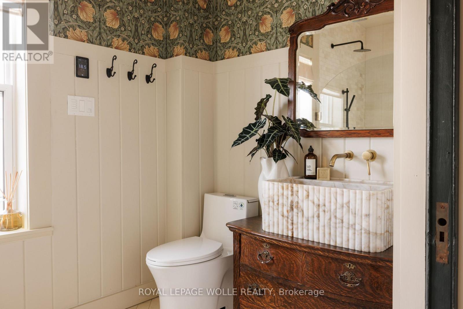 












23 CENTRE STREET

,
Woolwich,




Ontario
N3B2T8

