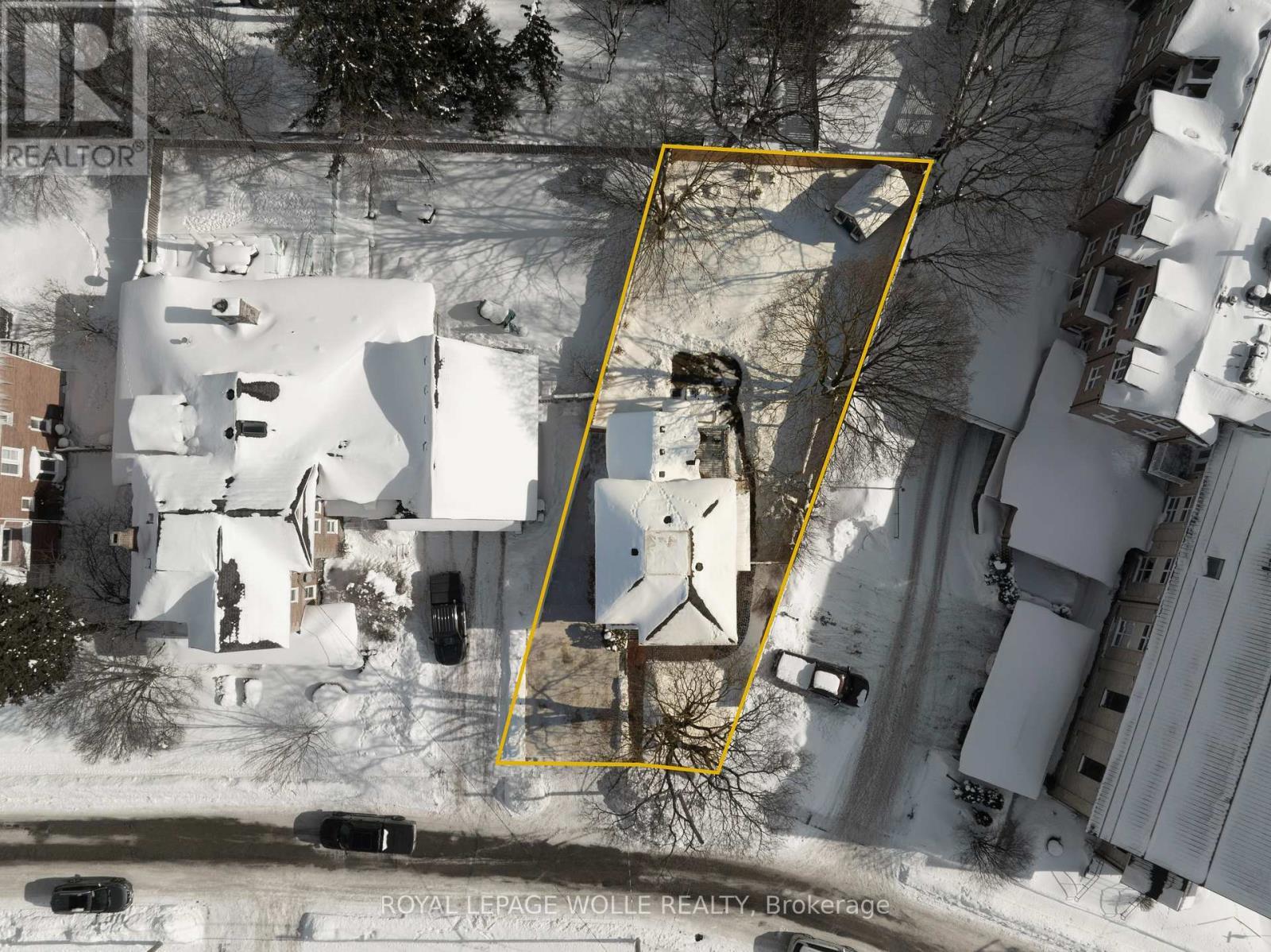 












23 CENTRE STREET

,
Woolwich,




Ontario
N3B2T8

