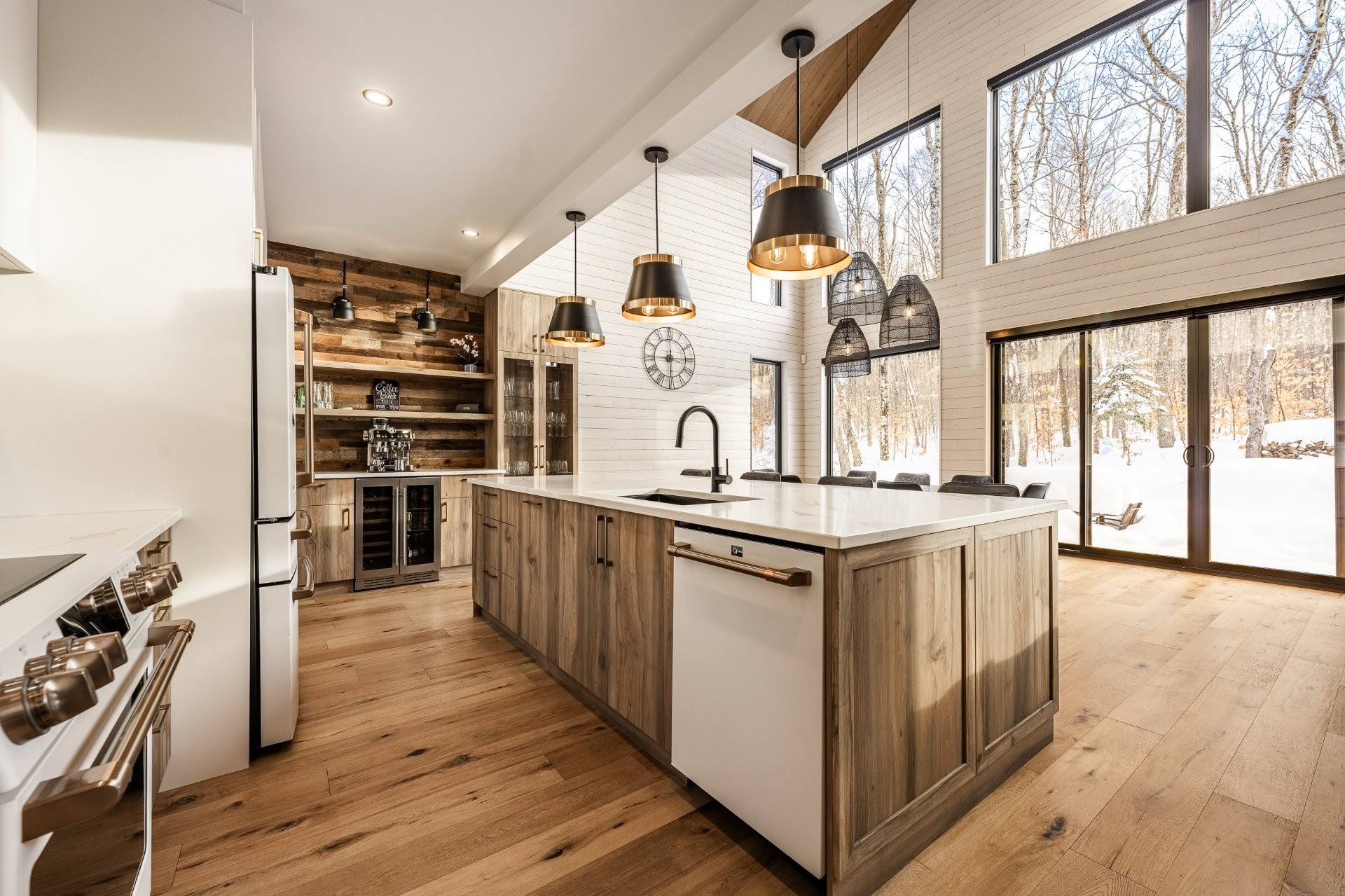 









3050


Ch. des Bois-Francs

,
Notre-Dame-de-la-Merci,




QC
J0T2A0

