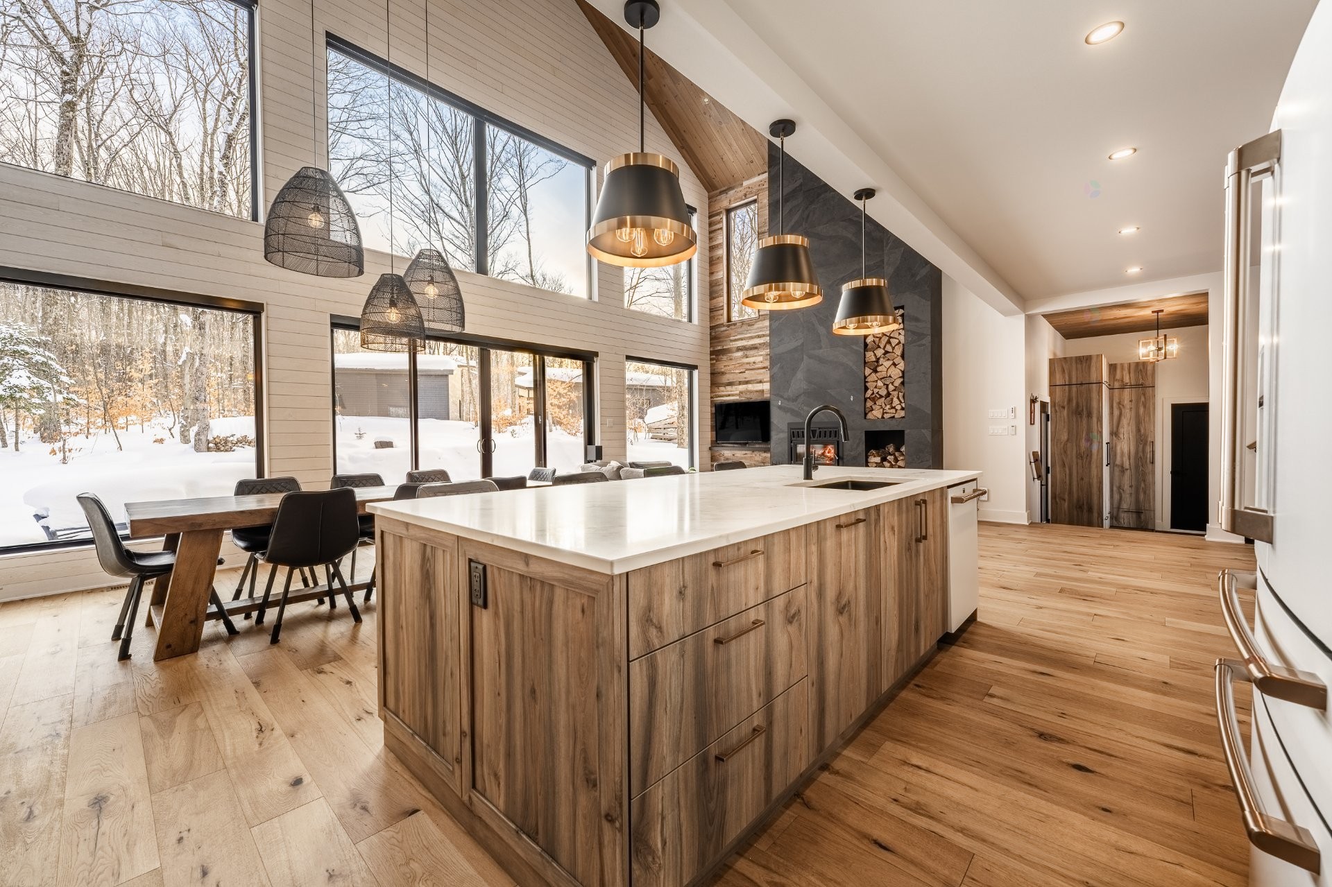 









3050


Ch. des Bois-Francs

,
Notre-Dame-de-la-Merci,




QC
J0T2A0

