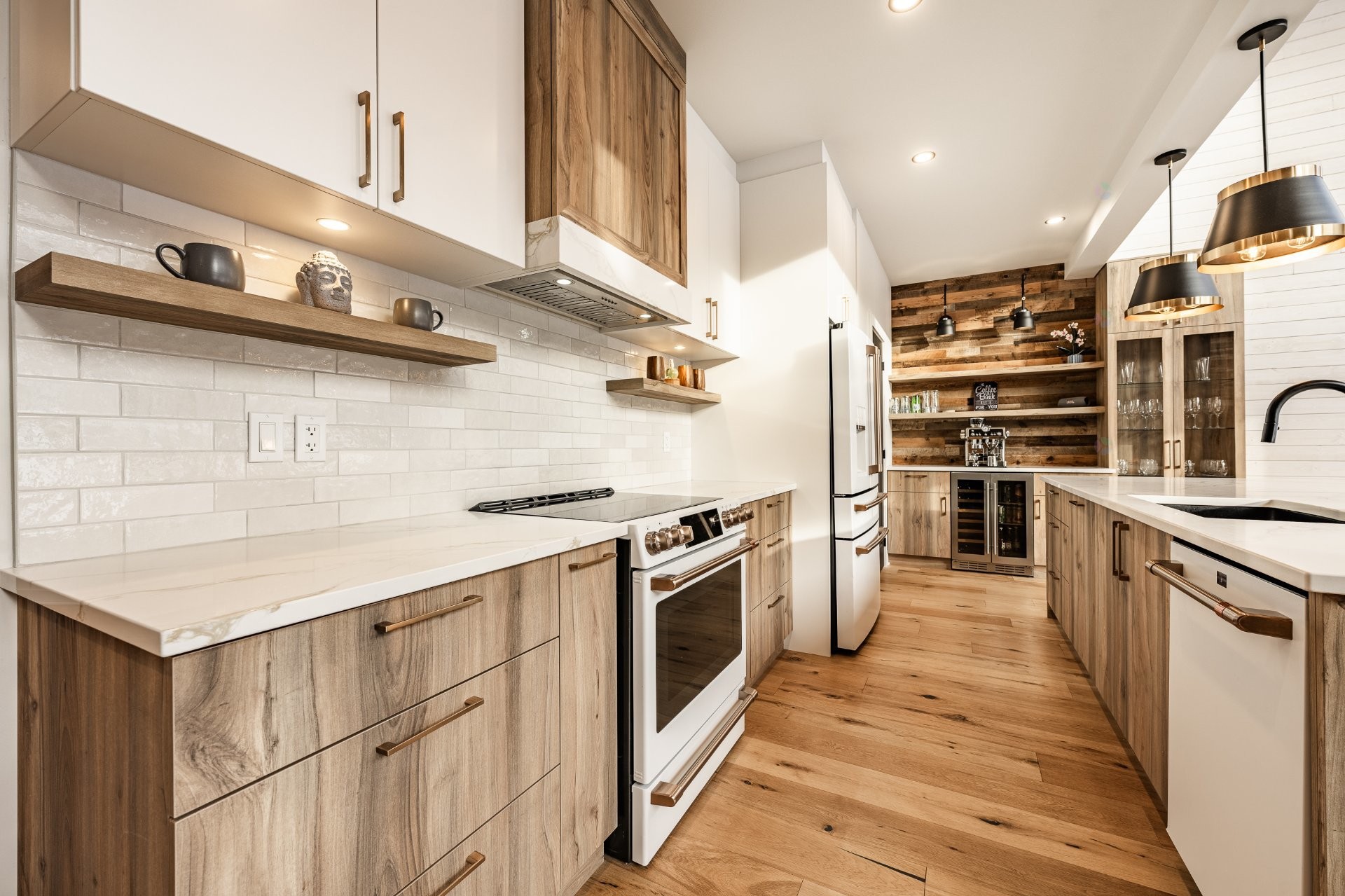 









3050


Ch. des Bois-Francs

,
Notre-Dame-de-la-Merci,




QC
J0T2A0

