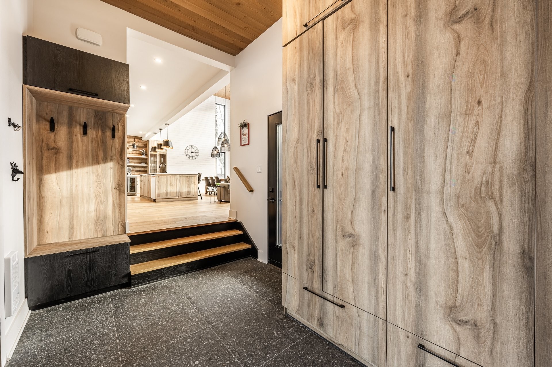 









3050


Ch. des Bois-Francs

,
Notre-Dame-de-la-Merci,




QC
J0T2A0

