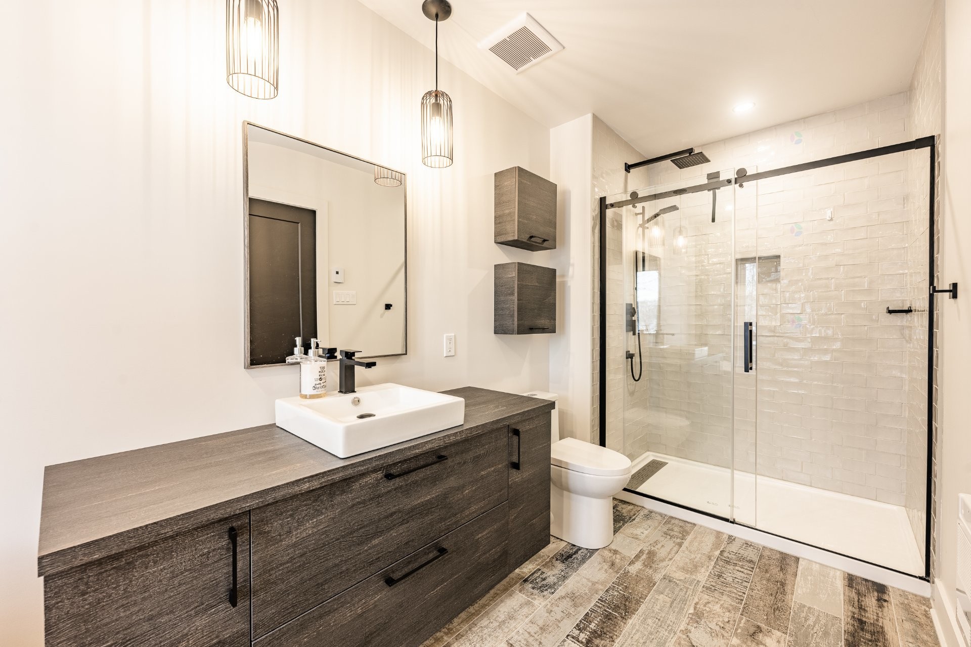 









3050


Ch. des Bois-Francs

,
Notre-Dame-de-la-Merci,




QC
J0T2A0

