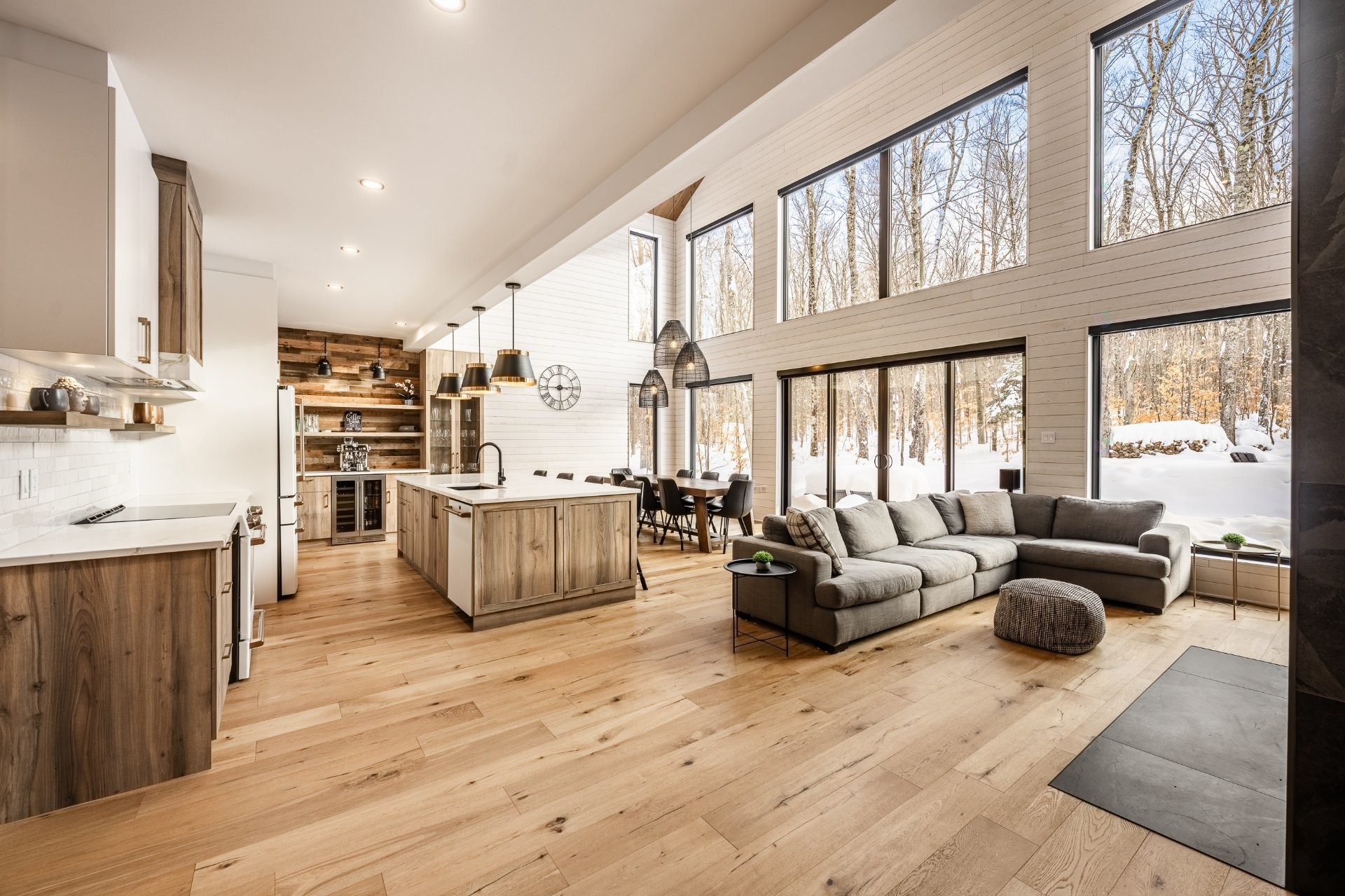 









3050


Ch. des Bois-Francs

,
Notre-Dame-de-la-Merci,




QC
J0T2A0

