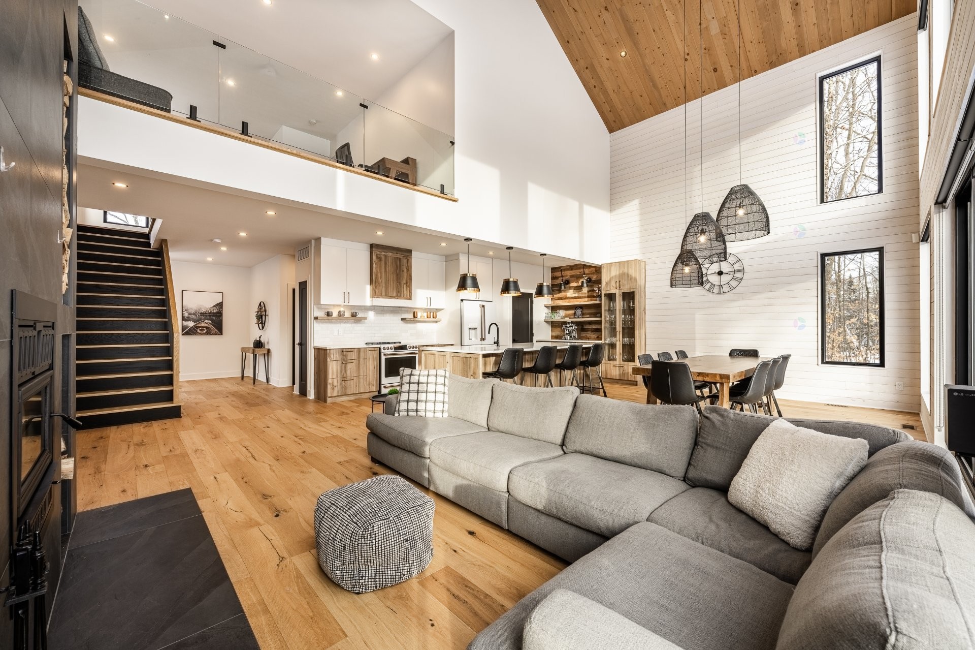 









3050


Ch. des Bois-Francs

,
Notre-Dame-de-la-Merci,




QC
J0T2A0

