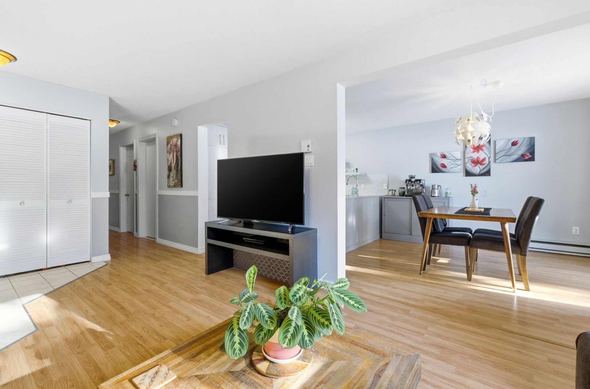 









4


Rue Galipeau

, 2,
Gatineau (Hull),




QC
J8Y4C3

