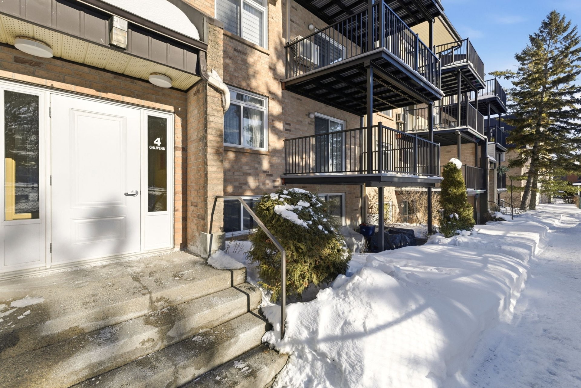 









4


Rue Galipeau

, 2,
Gatineau (Hull),




QC
J8Y4C3

