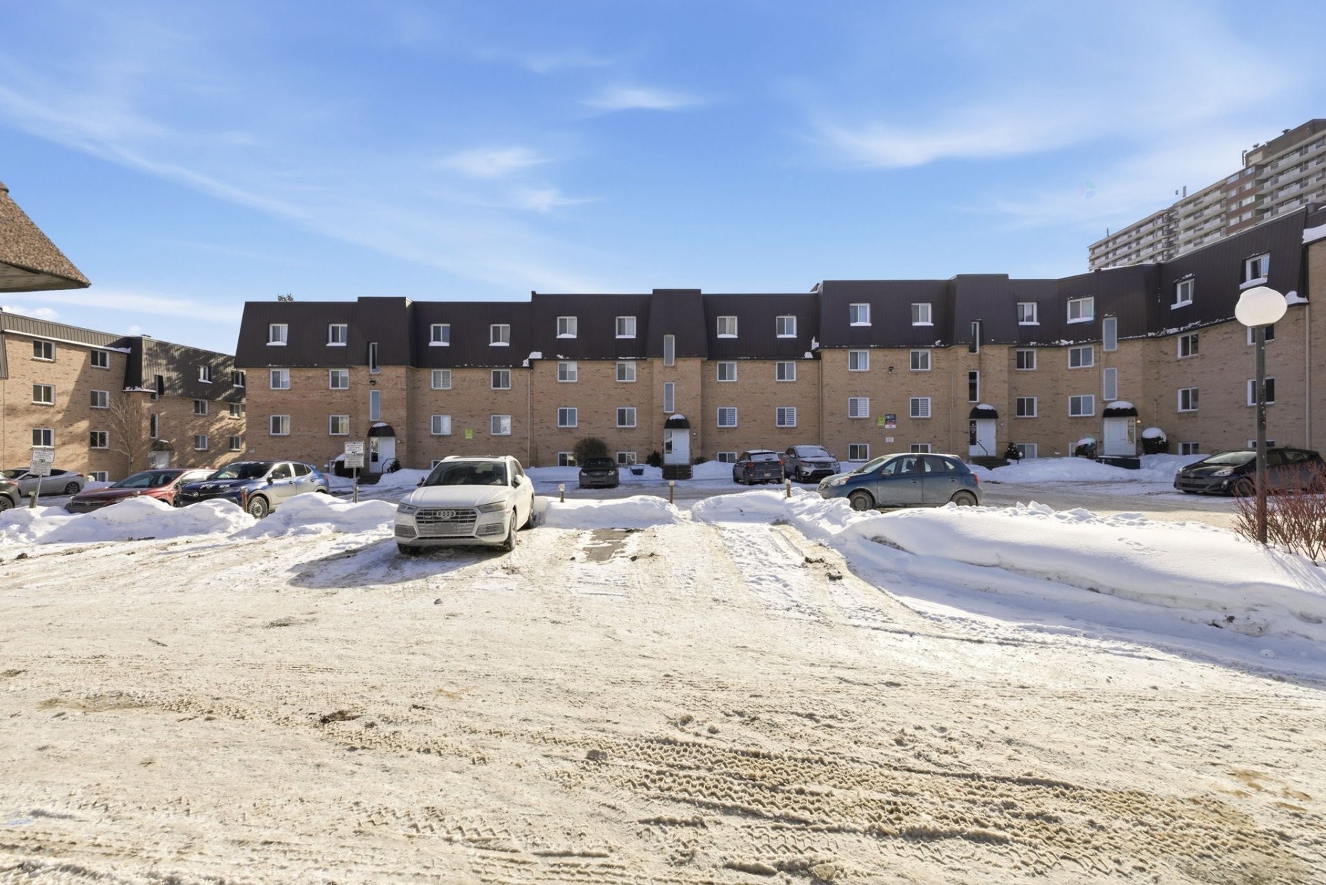 









4


Rue Galipeau

, 2,
Gatineau (Hull),




QC
J8Y4C3

