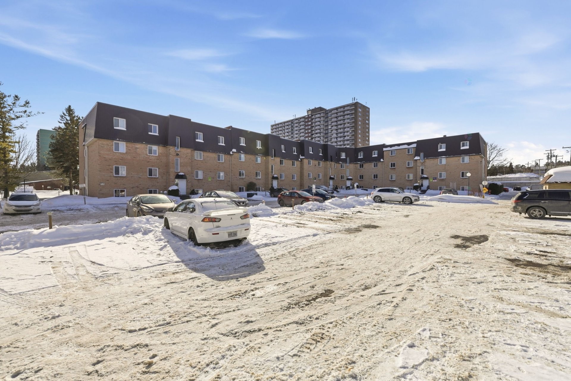 









4


Rue Galipeau

, 2,
Gatineau (Hull),




QC
J8Y4C3

