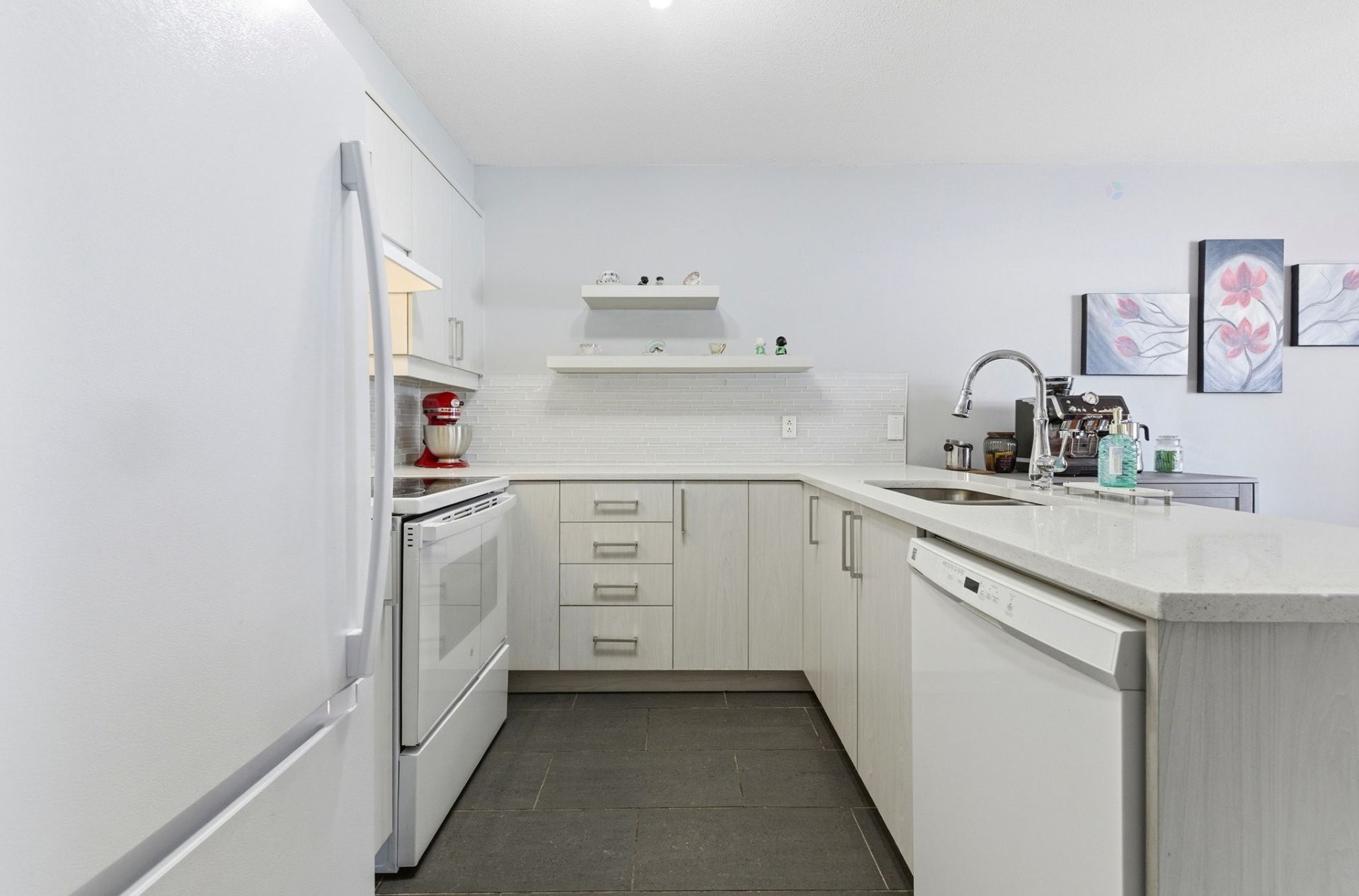 









4


Rue Galipeau

, 2,
Gatineau (Hull),




QC
J8Y4C3

