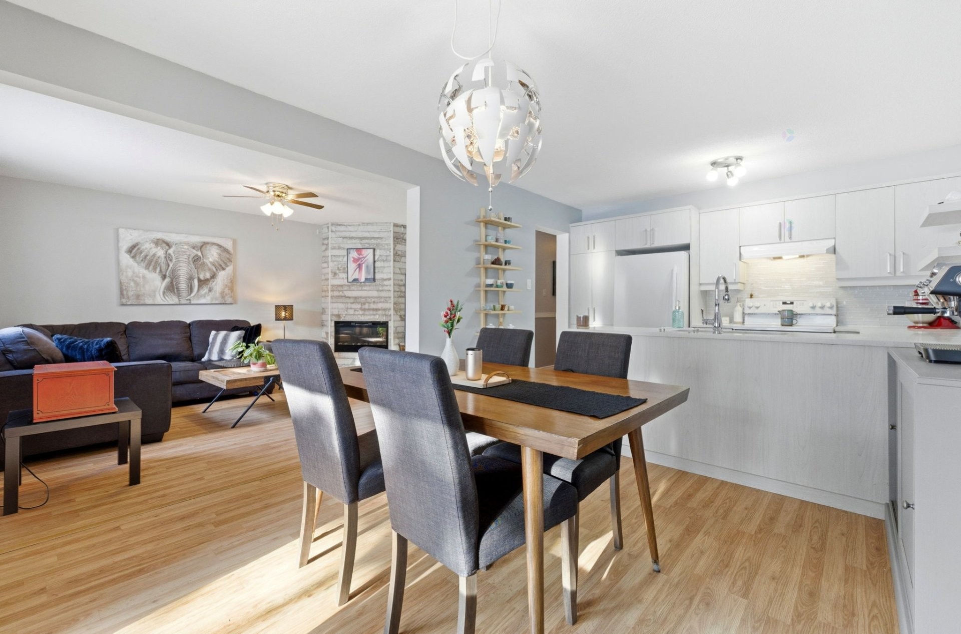 









4


Rue Galipeau

, 2,
Gatineau (Hull),




QC
J8Y4C3

