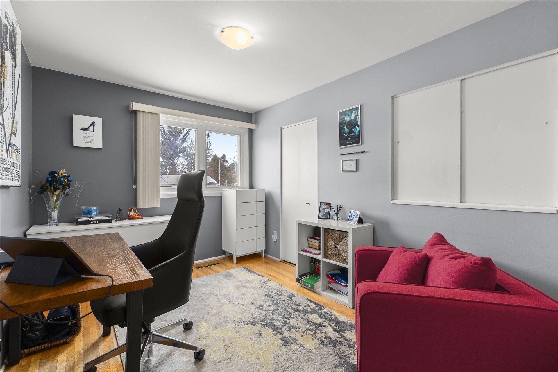 









90


Rue Roger-Pilon

,
Dollard-des-Ormeaux,




QC
H9B1A6

