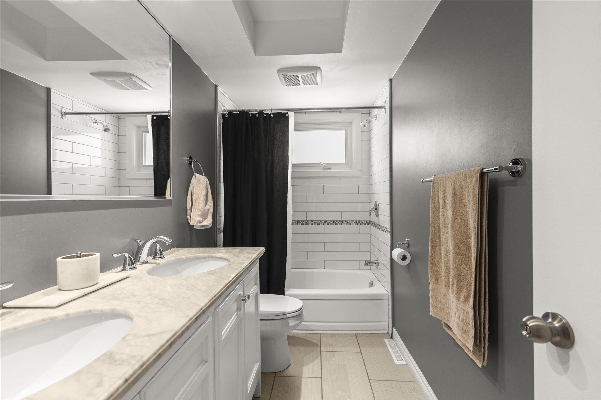 









90


Rue Roger-Pilon

,
Dollard-des-Ormeaux,




QC
H9B1A6

