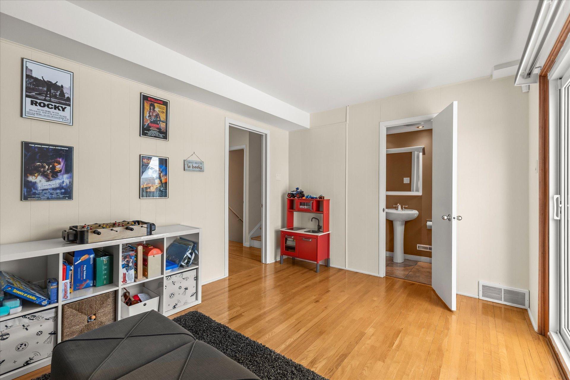 









90


Rue Roger-Pilon

,
Dollard-des-Ormeaux,




QC
H9B1A6

