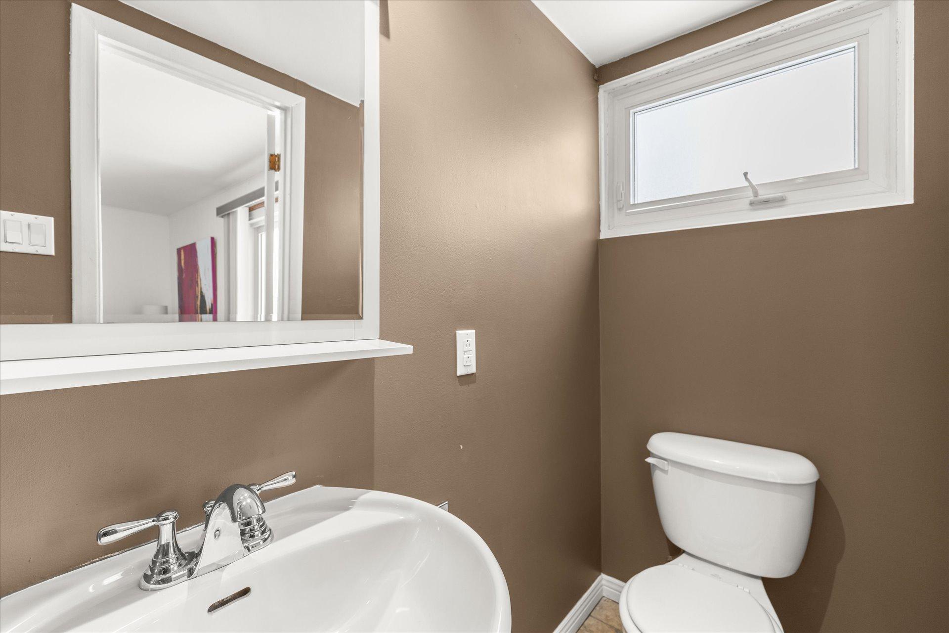 









90


Rue Roger-Pilon

,
Dollard-des-Ormeaux,




QC
H9B1A6

