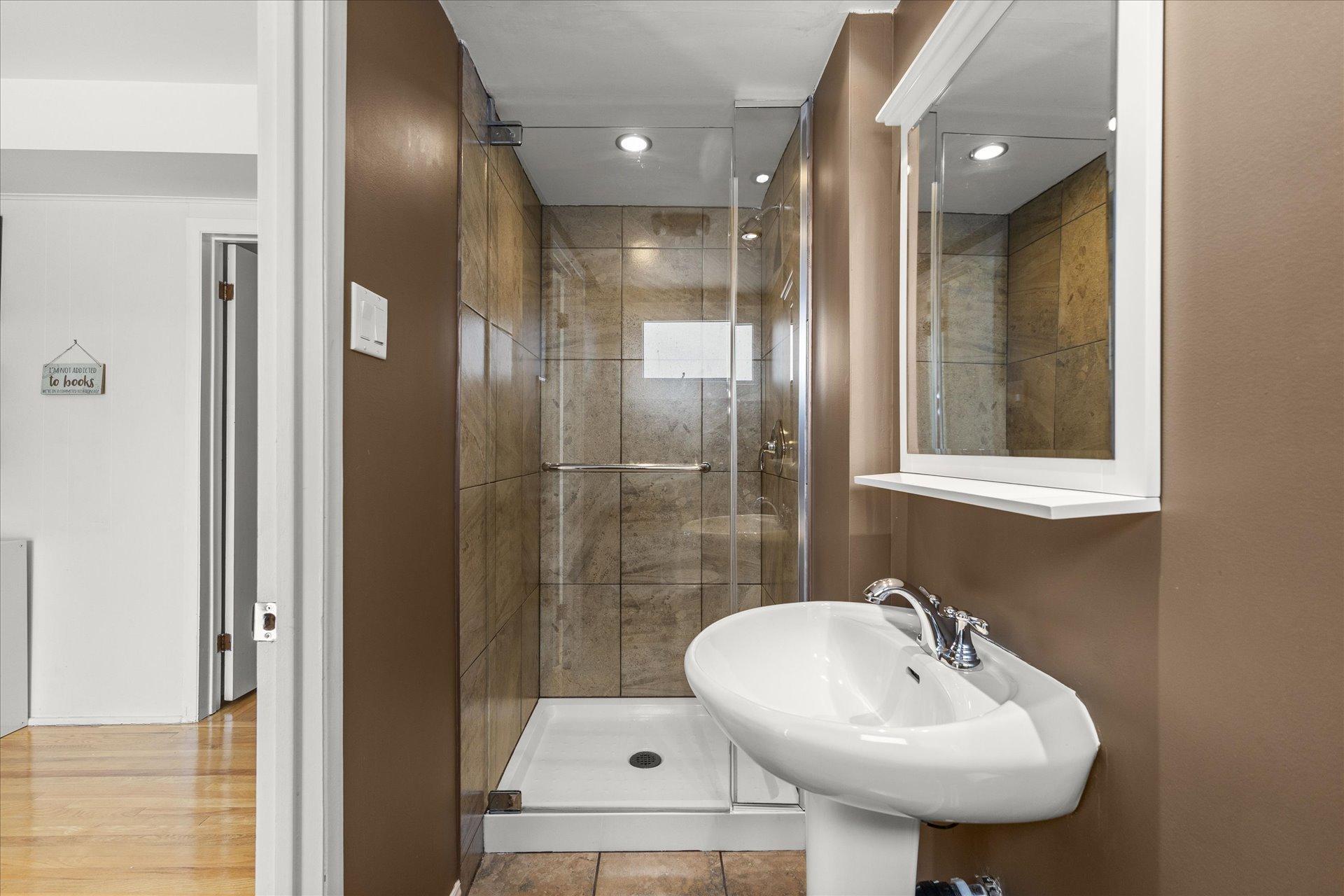 









90


Rue Roger-Pilon

,
Dollard-des-Ormeaux,




QC
H9B1A6

