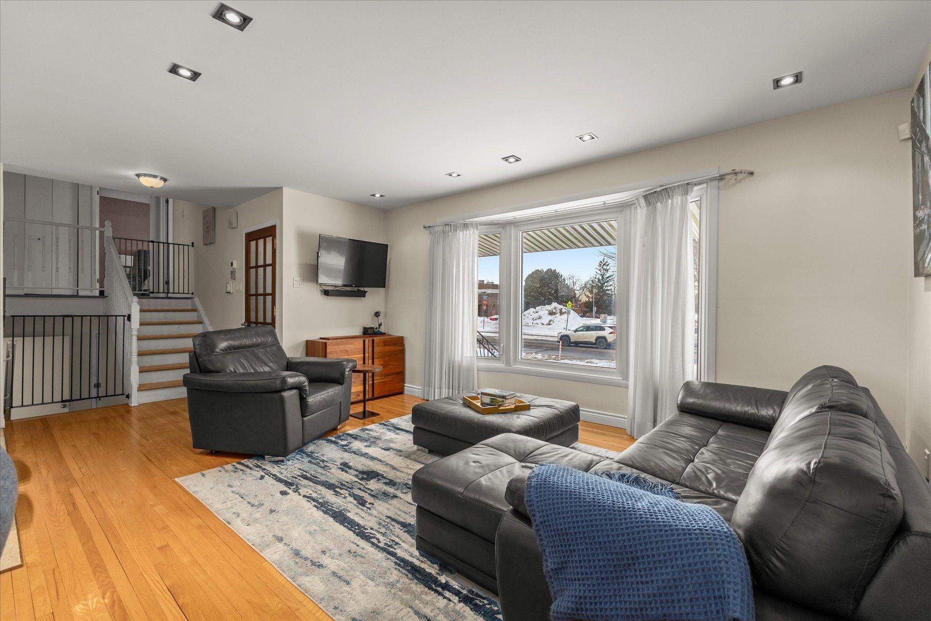 









90


Rue Roger-Pilon

,
Dollard-des-Ormeaux,




QC
H9B1A6

