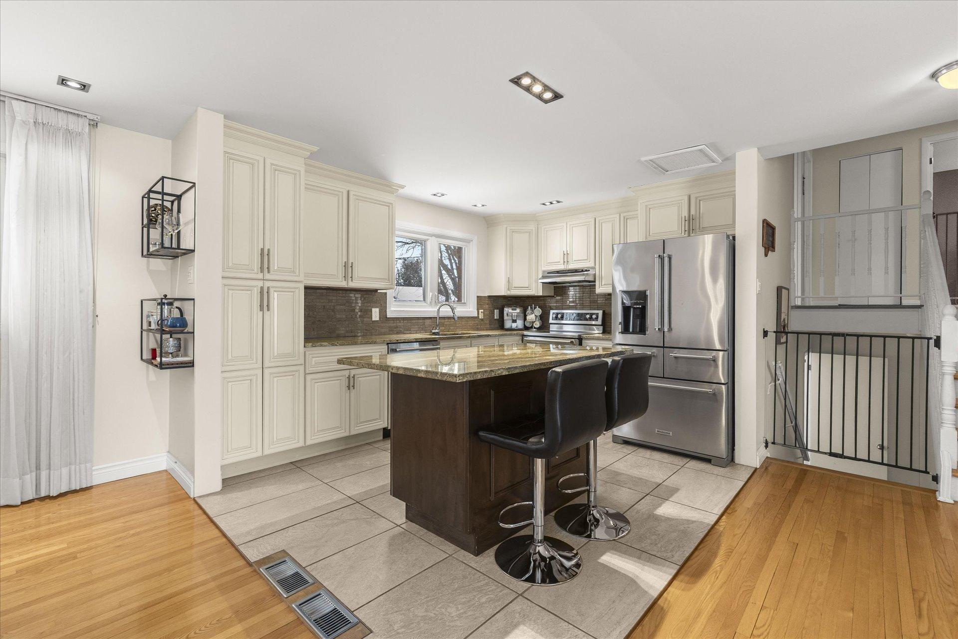 









90


Rue Roger-Pilon

,
Dollard-des-Ormeaux,




QC
H9B1A6

