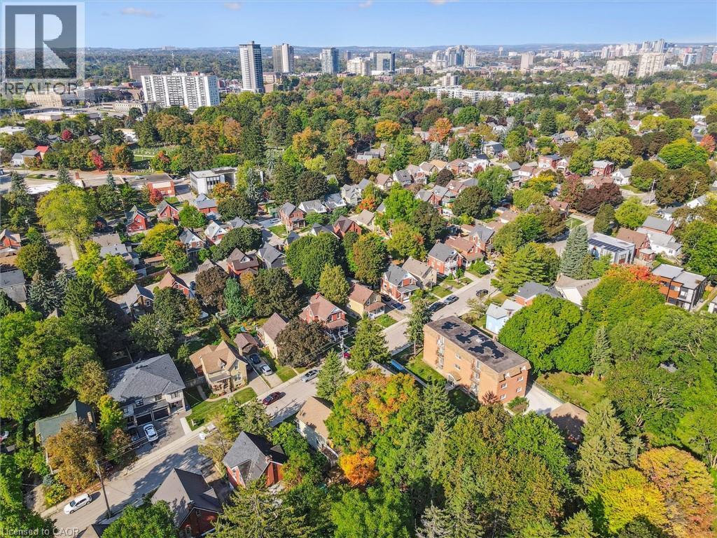 












126 WATERLOO Street

,
Kitchener,




Ontario
N2H3V6

