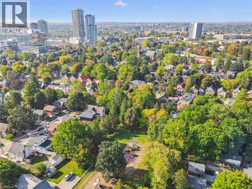 












126 WATERLOO Street

,
Kitchener,




Ontario
N2H3V6

