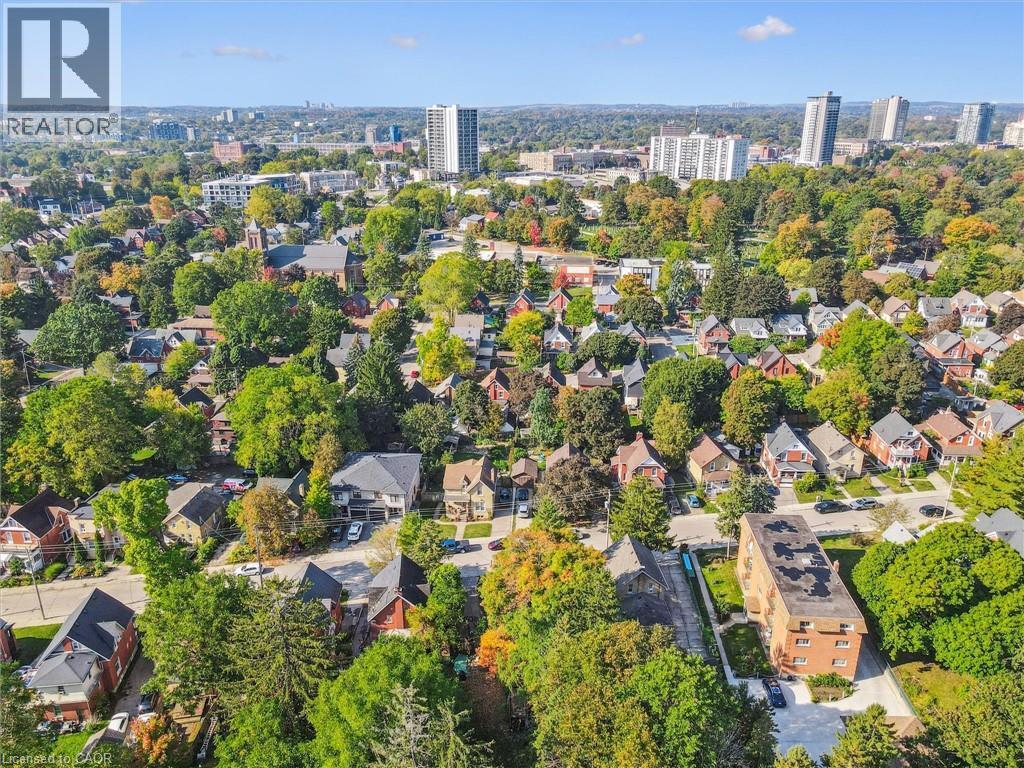 












126 WATERLOO Street

,
Kitchener,




Ontario
N2H3V6

