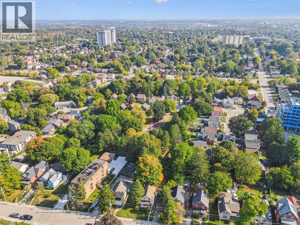 












126 WATERLOO Street

,
Kitchener,




Ontario
N2H3V6

