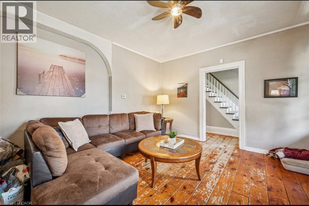 












126 WATERLOO Street

,
Kitchener,




Ontario
N2H3V6

