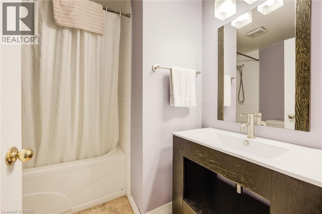 












465 WOOLWICH Street N Unit# 17

,
Waterloo,




Ontario
N2K3S4

