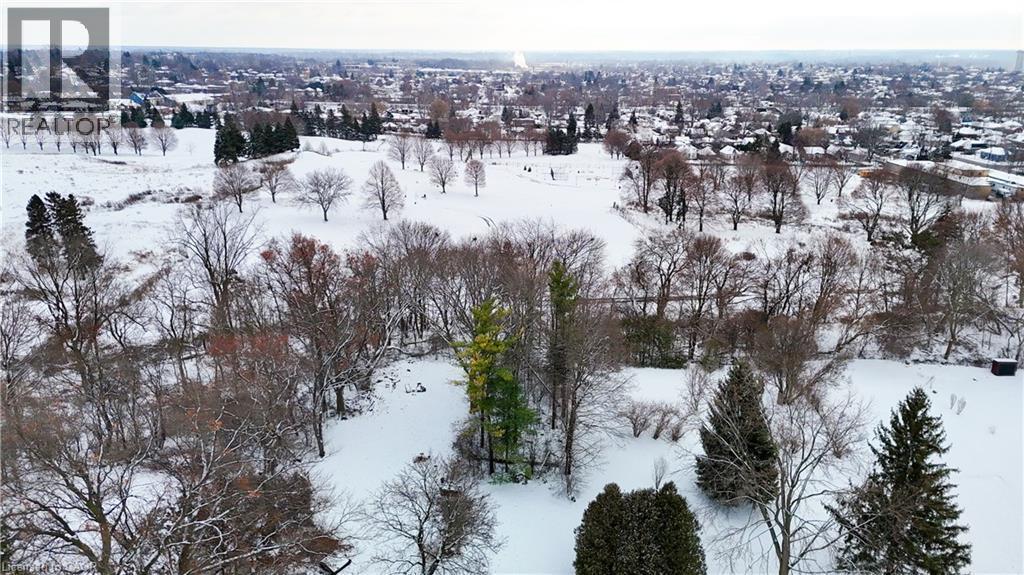 












130 HENRY Street

,
Brantford,




Ontario
N3S5C7

