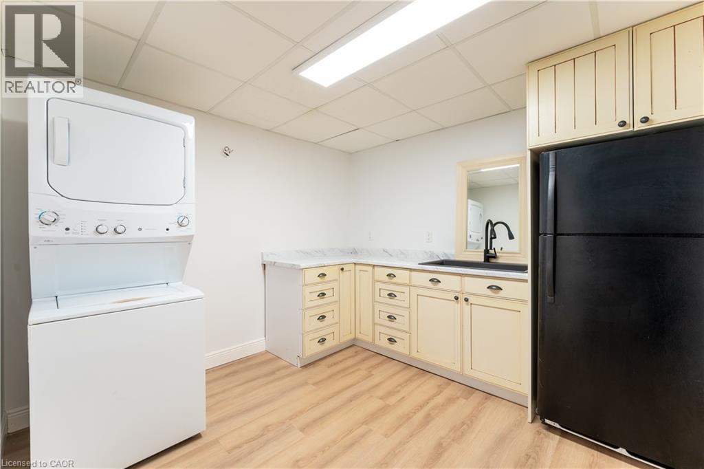 












130 HENRY Street

,
Brantford,




Ontario
N3S5C7

