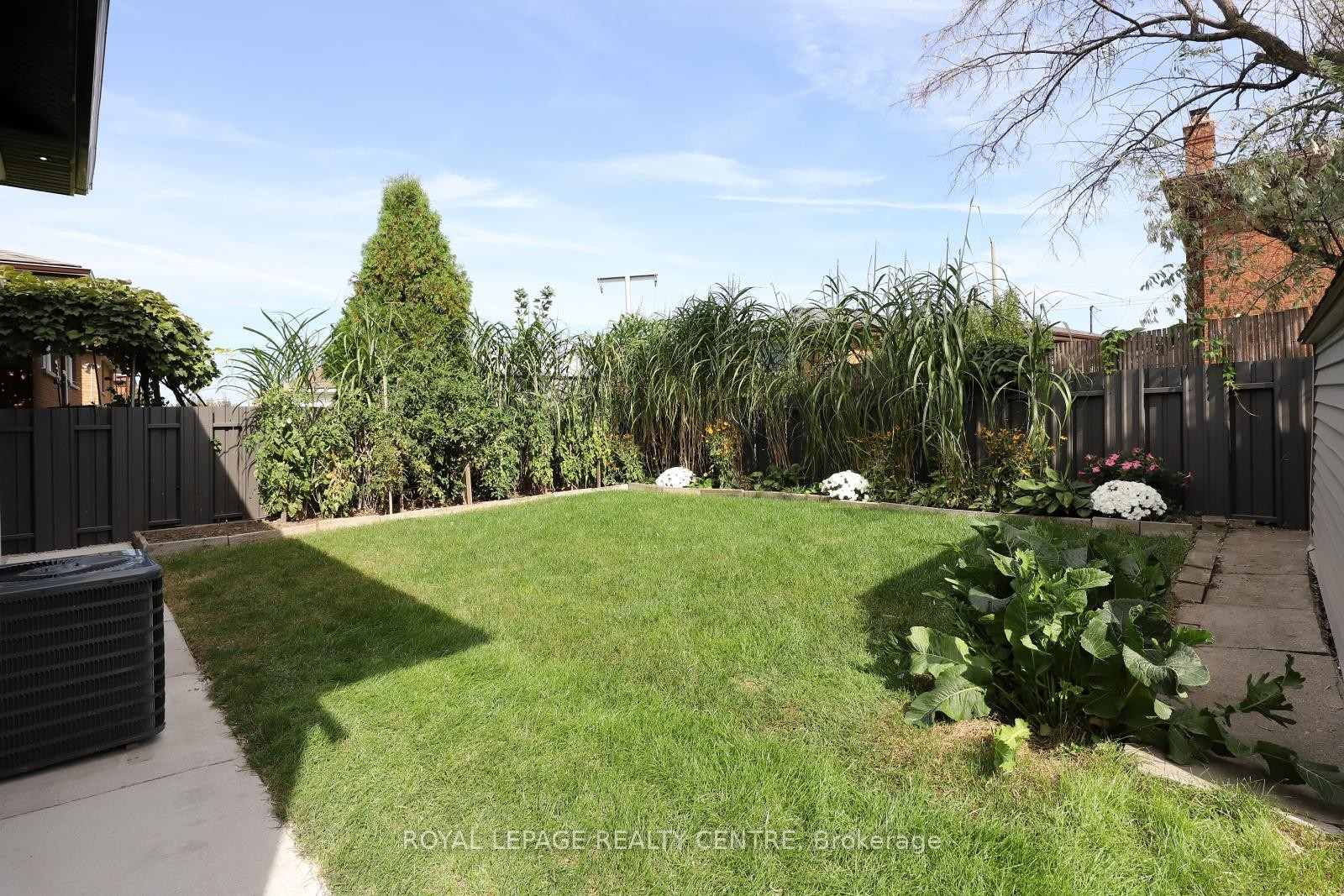 









55


Flora

Drive,
Hamilton,




ON
L8G 3Z7

