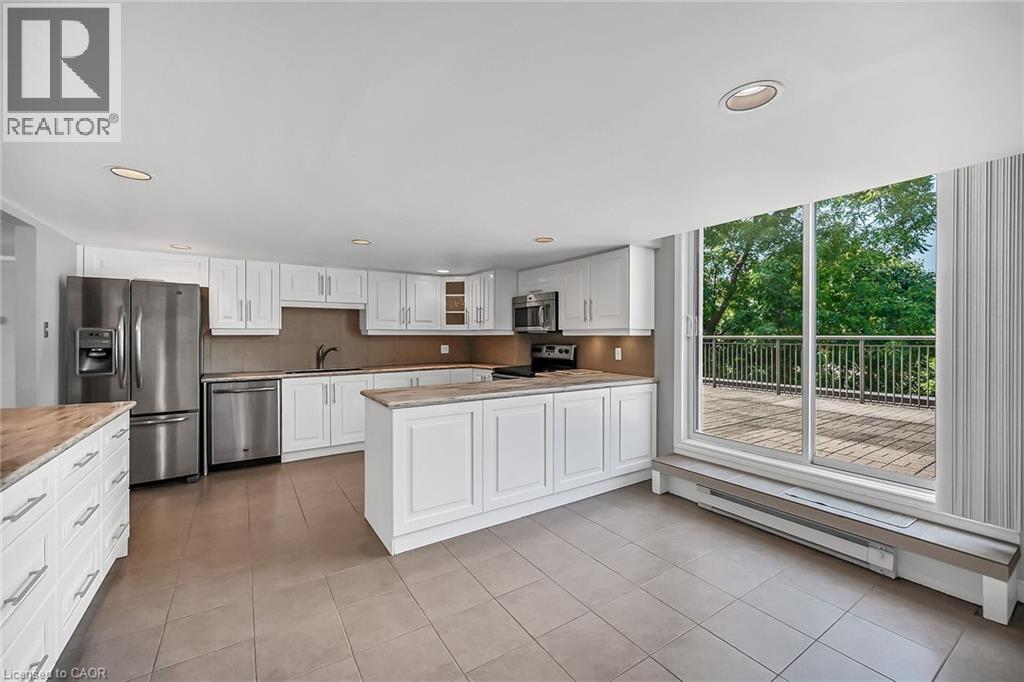 












150 WILSON Street W Unit# PH1

,
Ancaster,




Ontario
L9G4E7

