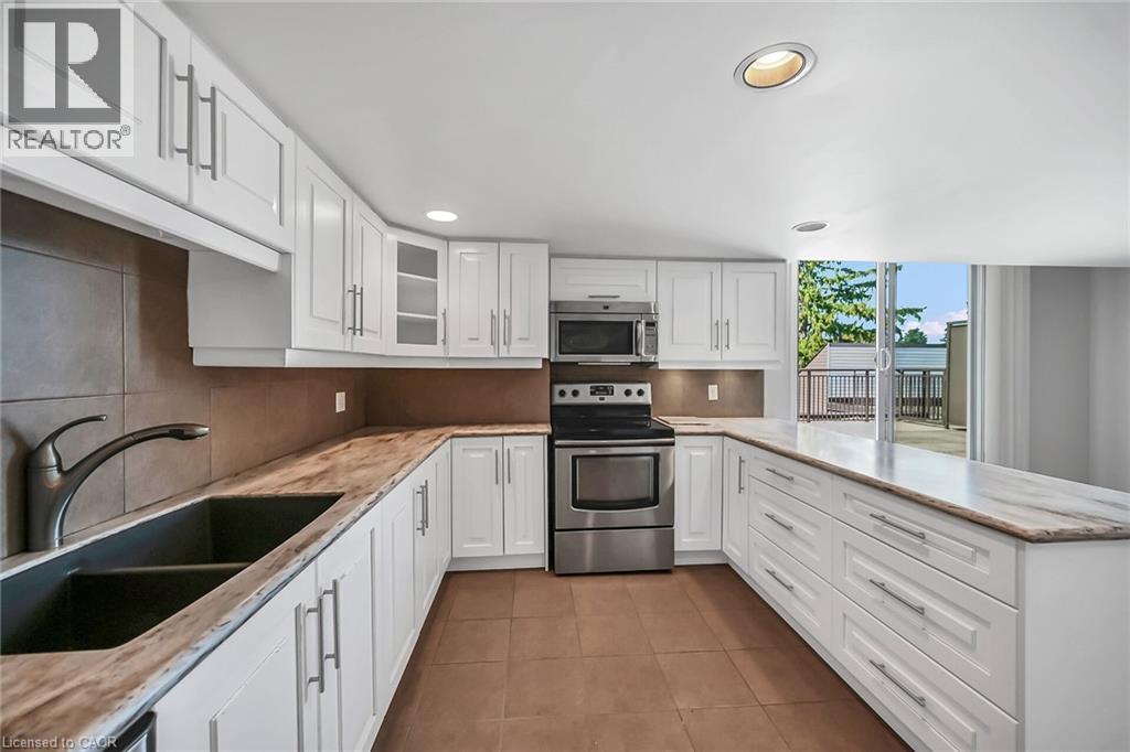 












150 WILSON Street W Unit# PH1

,
Ancaster,




Ontario
L9G4E7

